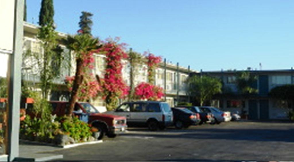 Antioch Executive Inn 外观 照片