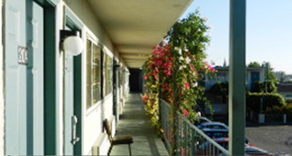 Antioch Executive Inn 外观 照片
