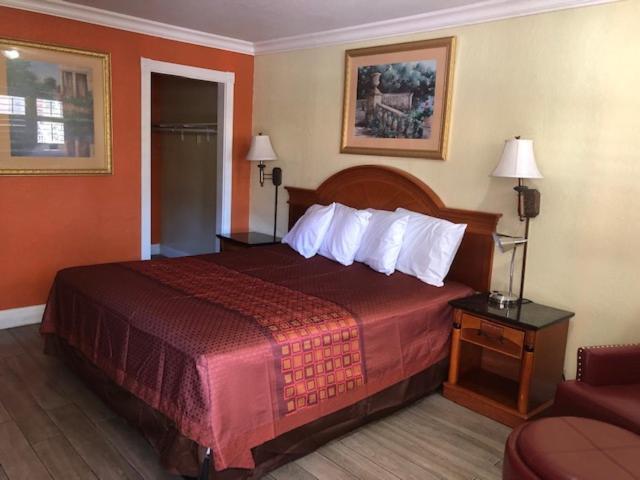 Antioch Executive Inn 外观 照片